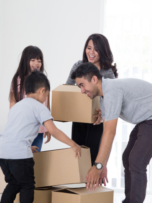 family packing boxes